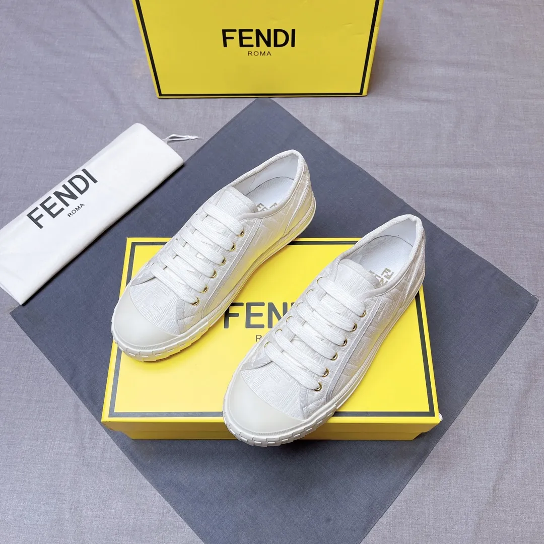 P380 men's shoes 💰Fendǐ Domino sneakers with jacquard FF pattern, embossed FF pattern on the toe, canvas upper, TPU customized outsole Size: 38-45 (customized for 45) No. 018